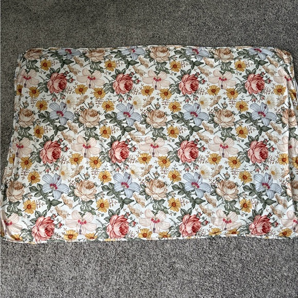 Caden Lane Floral Baby Outfit - Picture 3 of 5